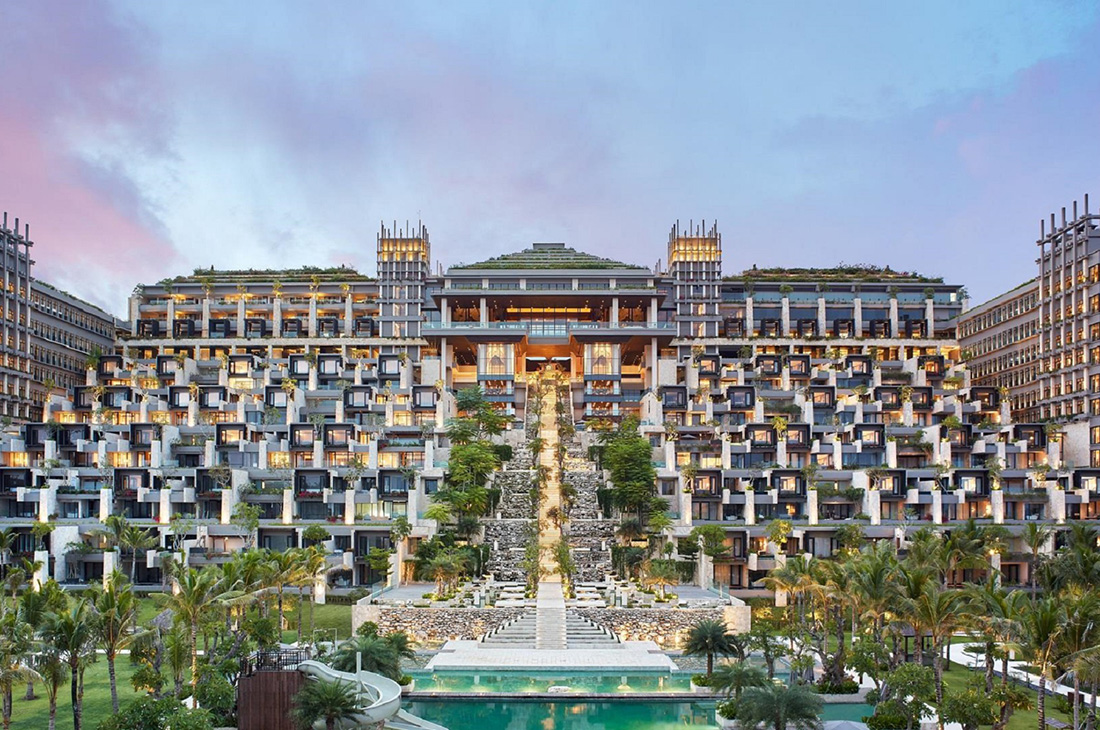 荘厳な雰囲気とスタイリッシュさが混在したNEW！ラグジュアリーリゾート