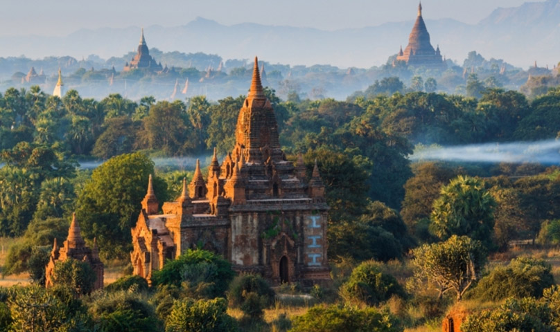 2000を超えるバガンの仏塔
