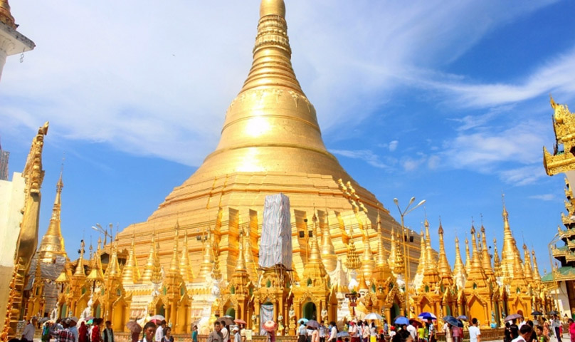 ヤンゴンではシュエダゴンパゴダも観賞